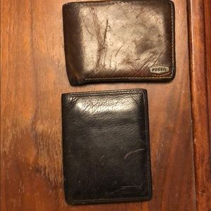 4 wallets lot (2 fossil 2 non name brand)